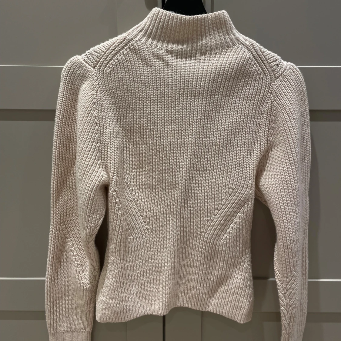 Beige stickad kofta med dragkedja🤍 - 1