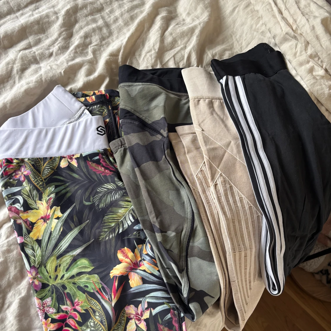 Paket av olika träningsbyxor! 