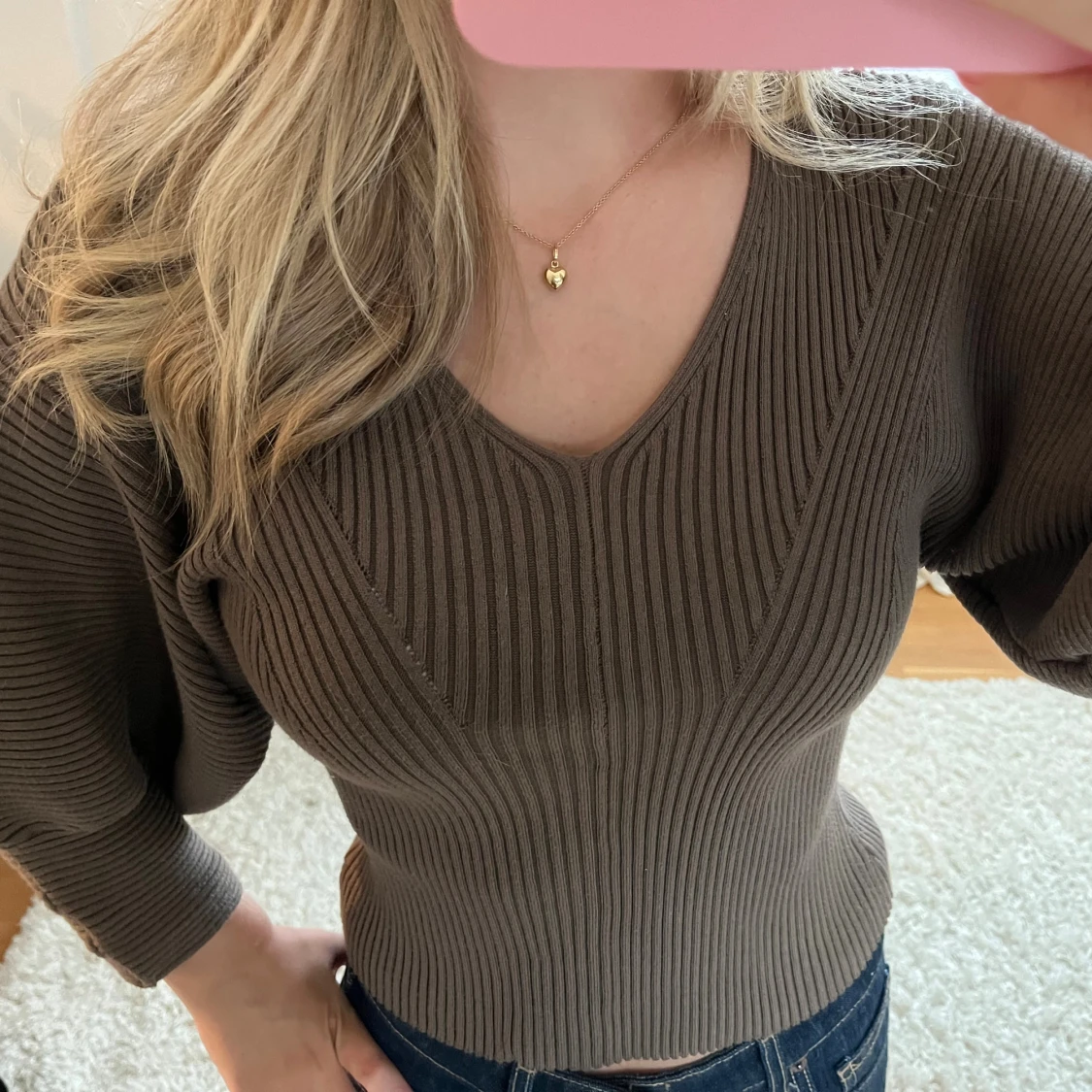 Brun ribbad stickad tröja - 2