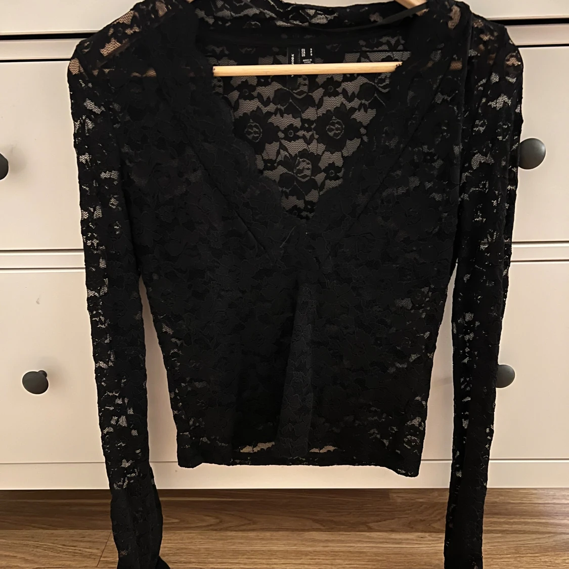 Svart spetsblus från Vero Moda