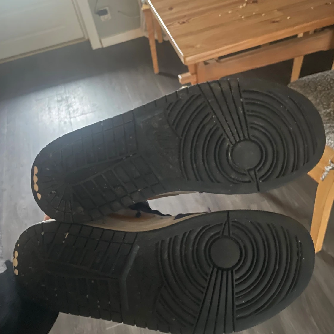 Nike Air Jordan 1 mid Lakers  - 3