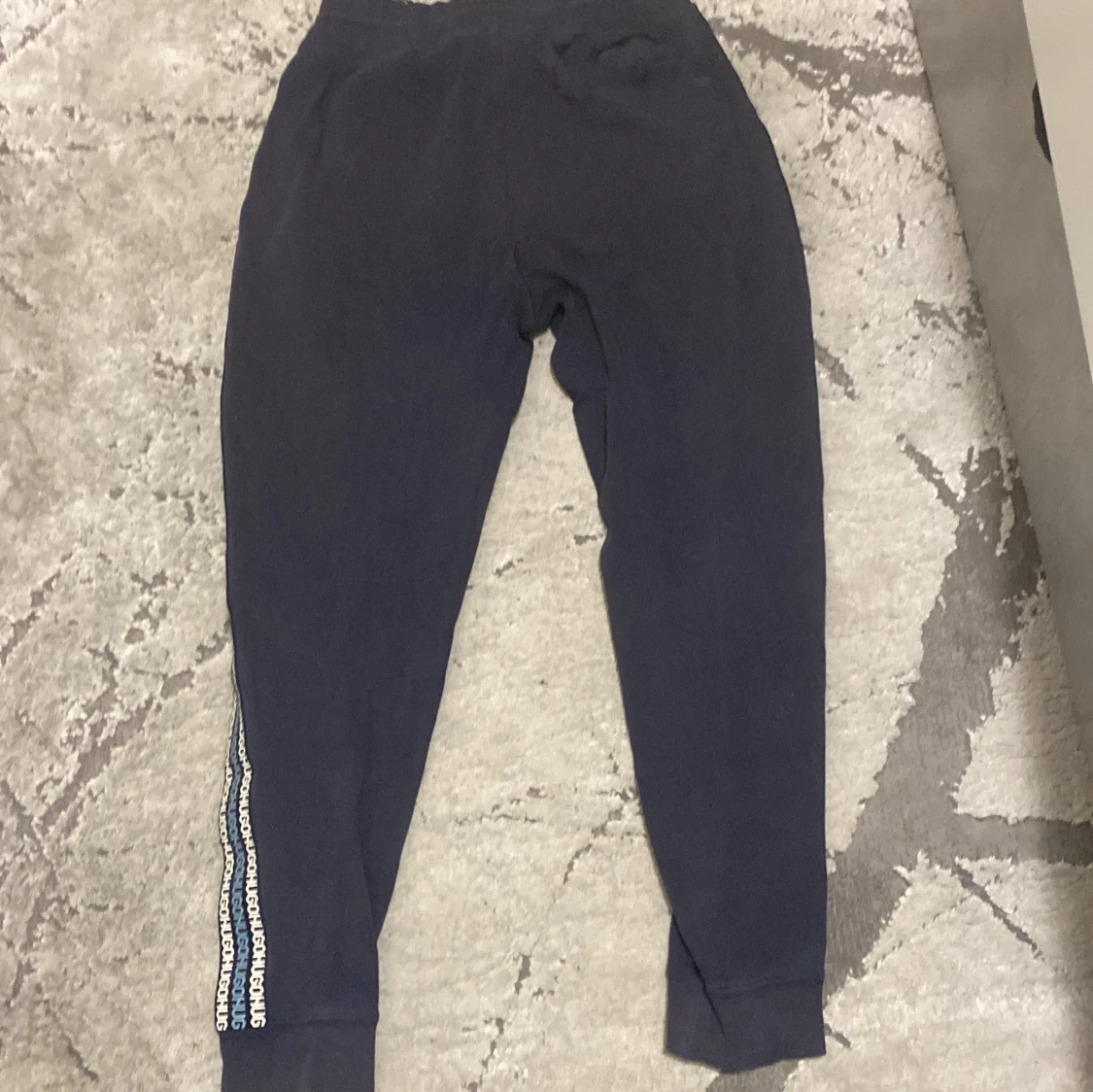 Mörkblå mjukisbyxor från Hugo Boss - 1