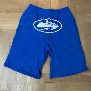 Blå shorts från corteiz - Strl S. Knapp använda. Var för stora.