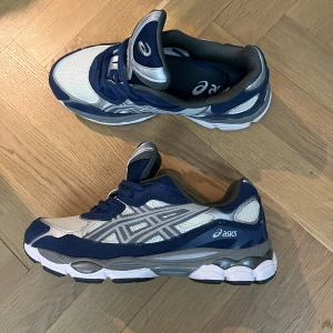 Asics gel nyc - Har bara använt ngn gång men var för små. Strl 40,5