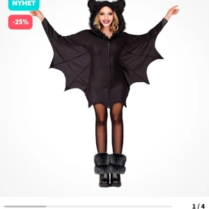 LETAR EFTER FLADDERMUS KLÄNNINGEN/SEARCHING FOR THE BAT DRESS - I storlek XS/ In size XS   Jag skulle jättegärna vilja ha den till Halloween / I would really like to have it for Halloween.                 