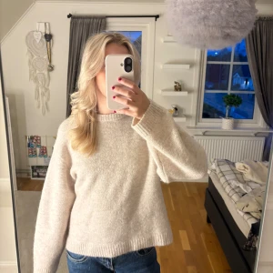 Ginatricot stickad tröja - Används inte och vill ha en annan färg!💗