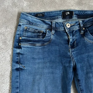 Lågmidjade LTB jeans - Bootcut jeans från LTB i modellen VALERIE💙