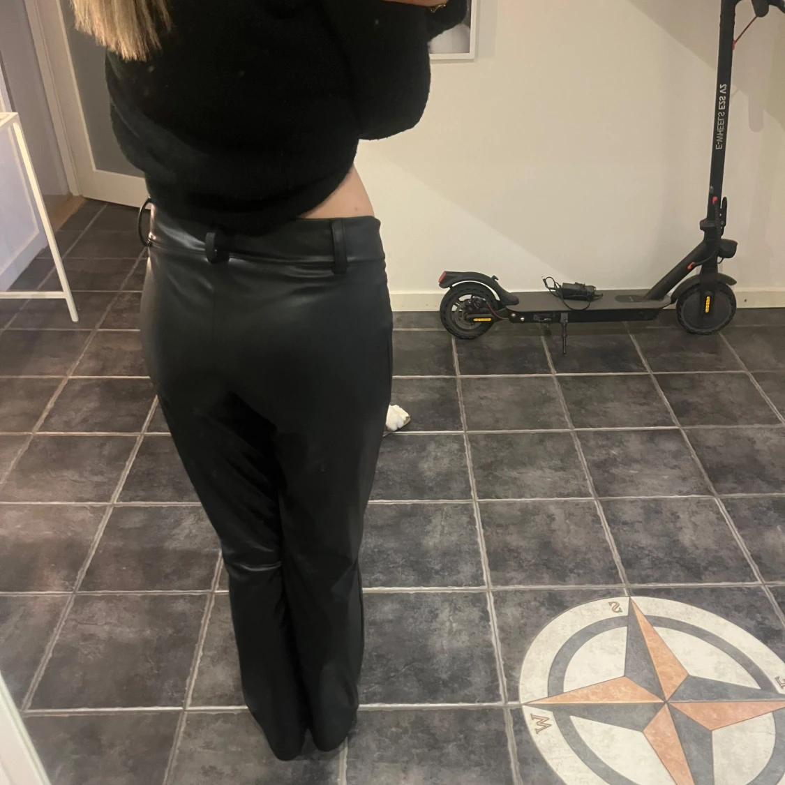 Lågmidjade skinnbyxor  - 2