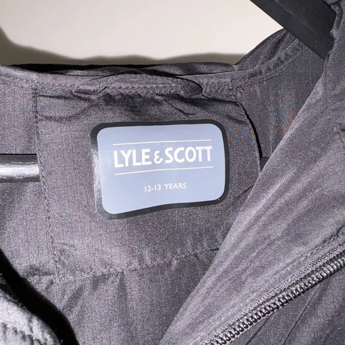 Svart pufferjacka från Lyle & Scott - 2