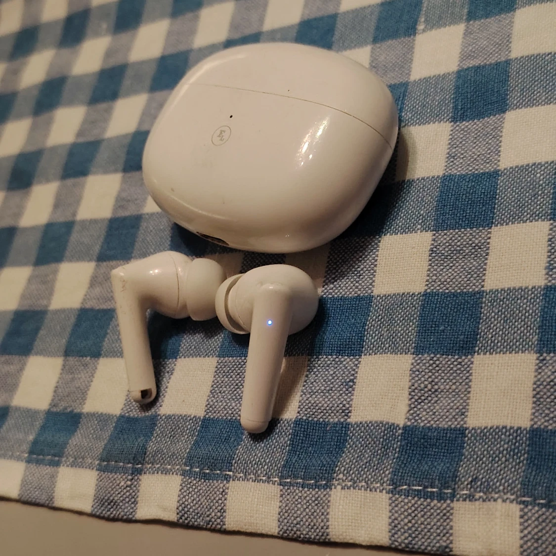 FL True Wireless Pro Hörlurar med buetooth, docka och USB-C laddning - 2