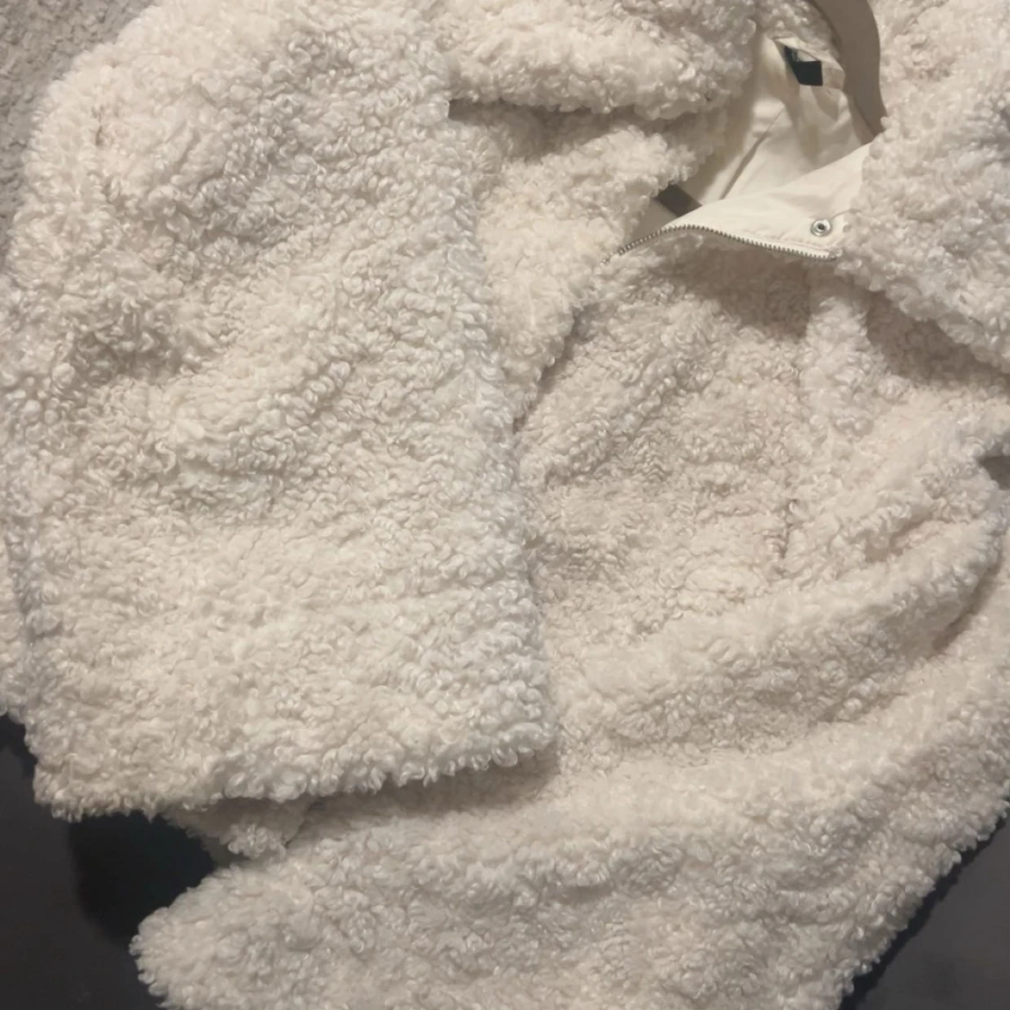 Vit teddyjacka med stor krage - 3