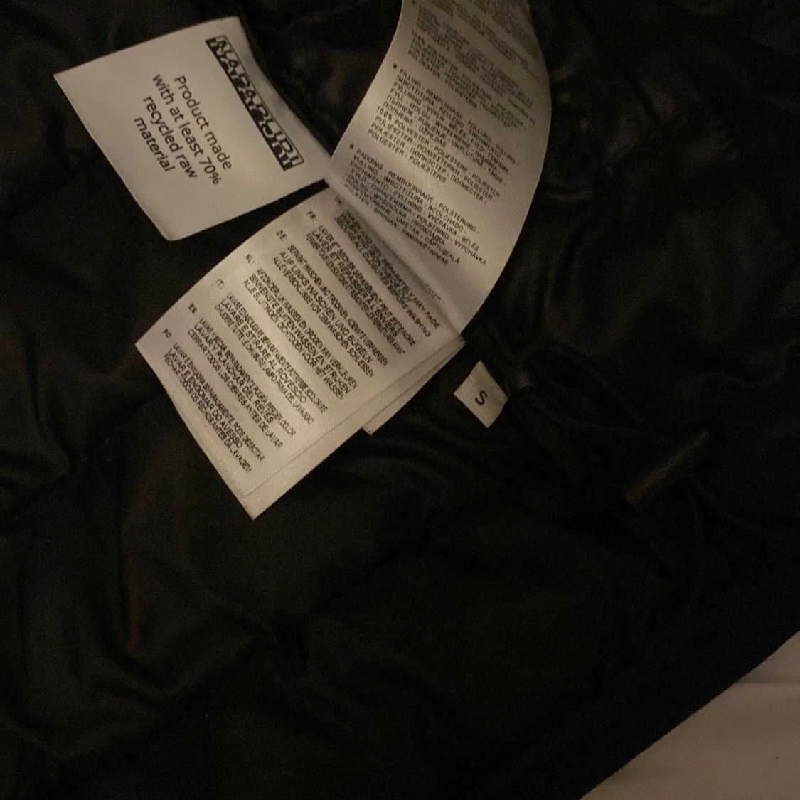 Svart dunväst från Napapijri - 1