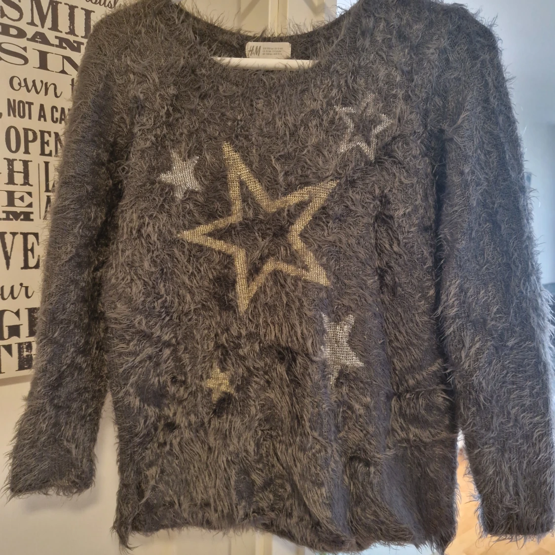 Grå fluffig tröja med stjärnor H&M