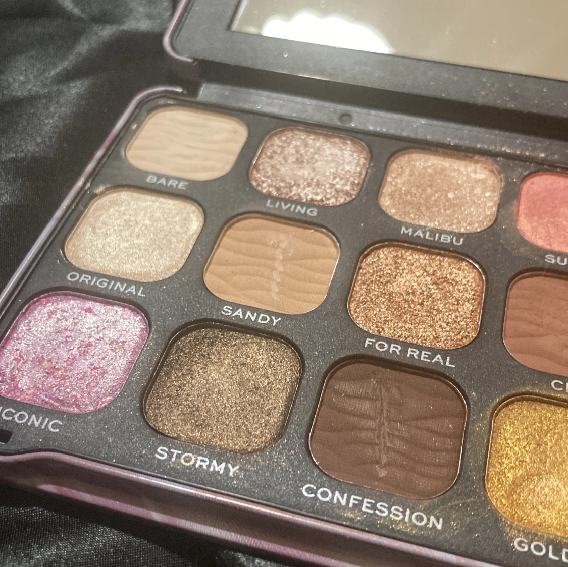 Revolution ögonskuggspalett med spegel - 2