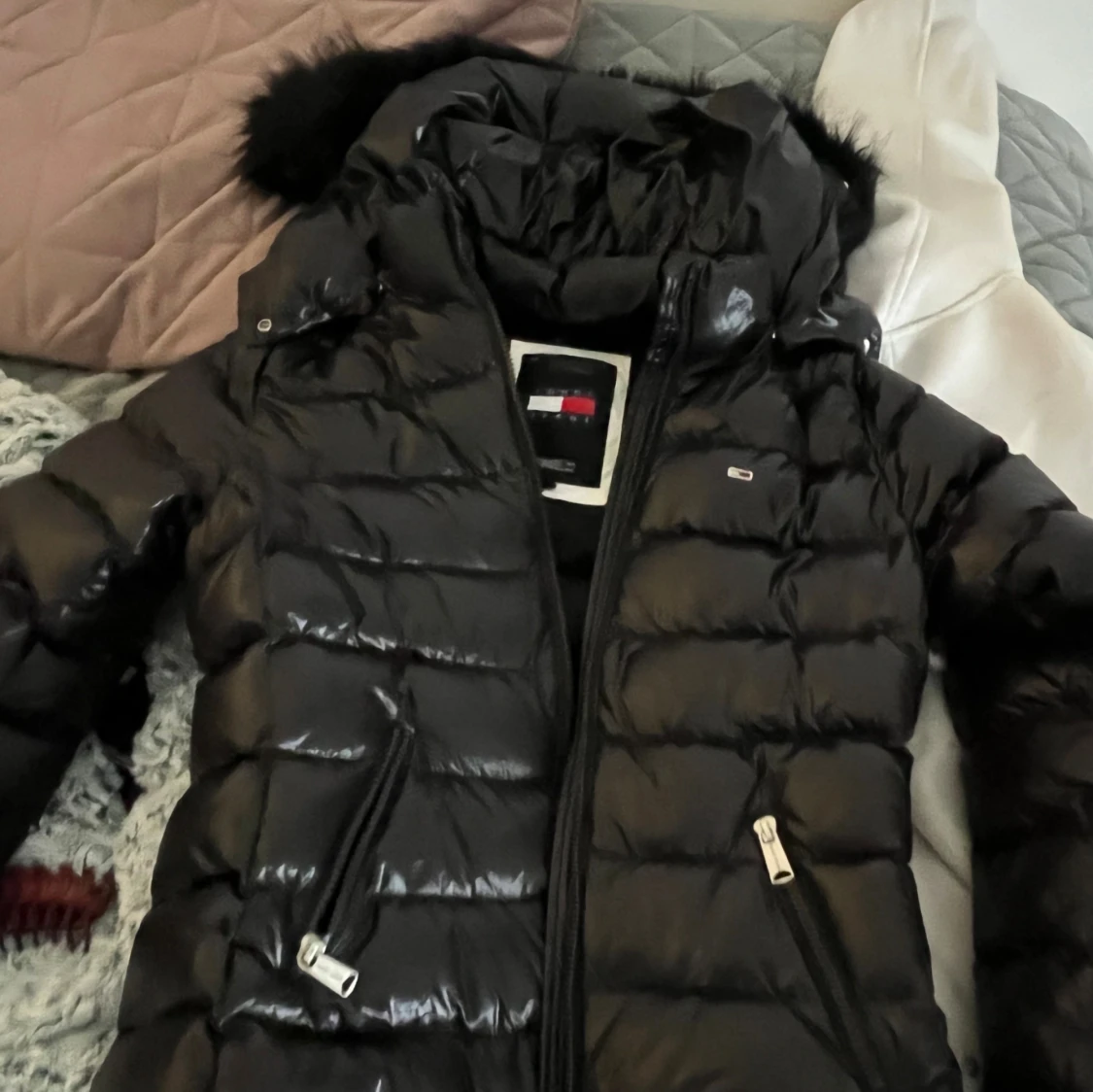 Svart pufferjacka från Tommy Jeans