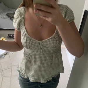 Brandy Melville topp - Så fin och populär topp/blus från brandy 