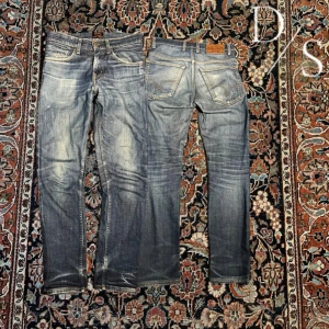 Vintage Crocker jeans - Riktigt snygga Crocker jeans med en fantastisk tvätt! Bra skick på dessa! Dem passar inte mig därför kan jag inte göra fitpic men de sitter slim/straight ungefär  Mått: Midja: 38cm Längd: 96cm Benöppning: 17cm