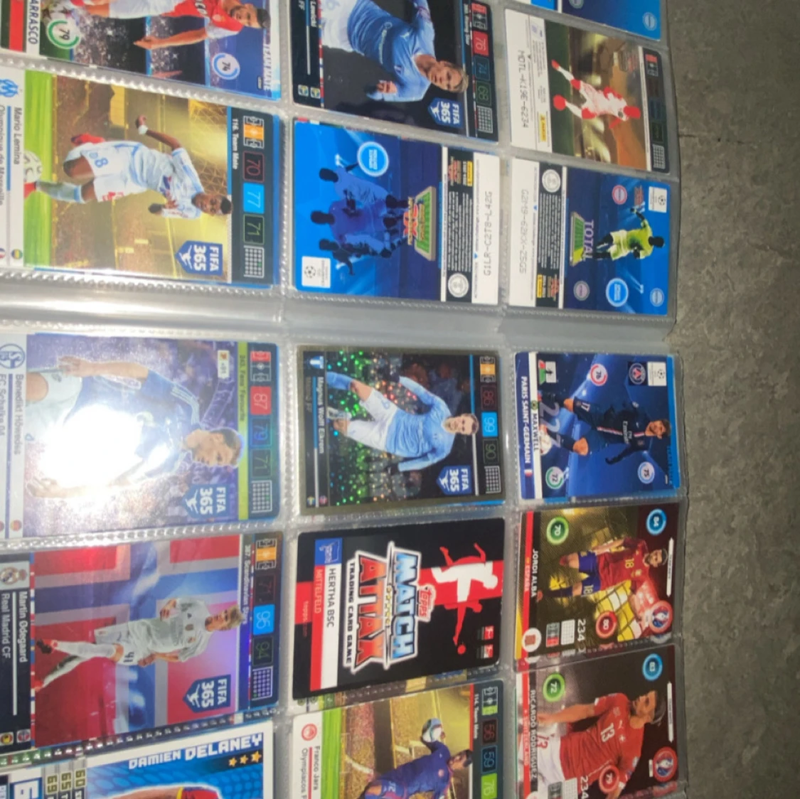 UEFA Champions League Adrenalyn XL 2014-2015 Collector's Binder Nordic Edition - 4