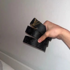 Exlusivt bälte från välkänt märke  - Nytt skick, väldigt stilig och sticker ut från andra bälten 