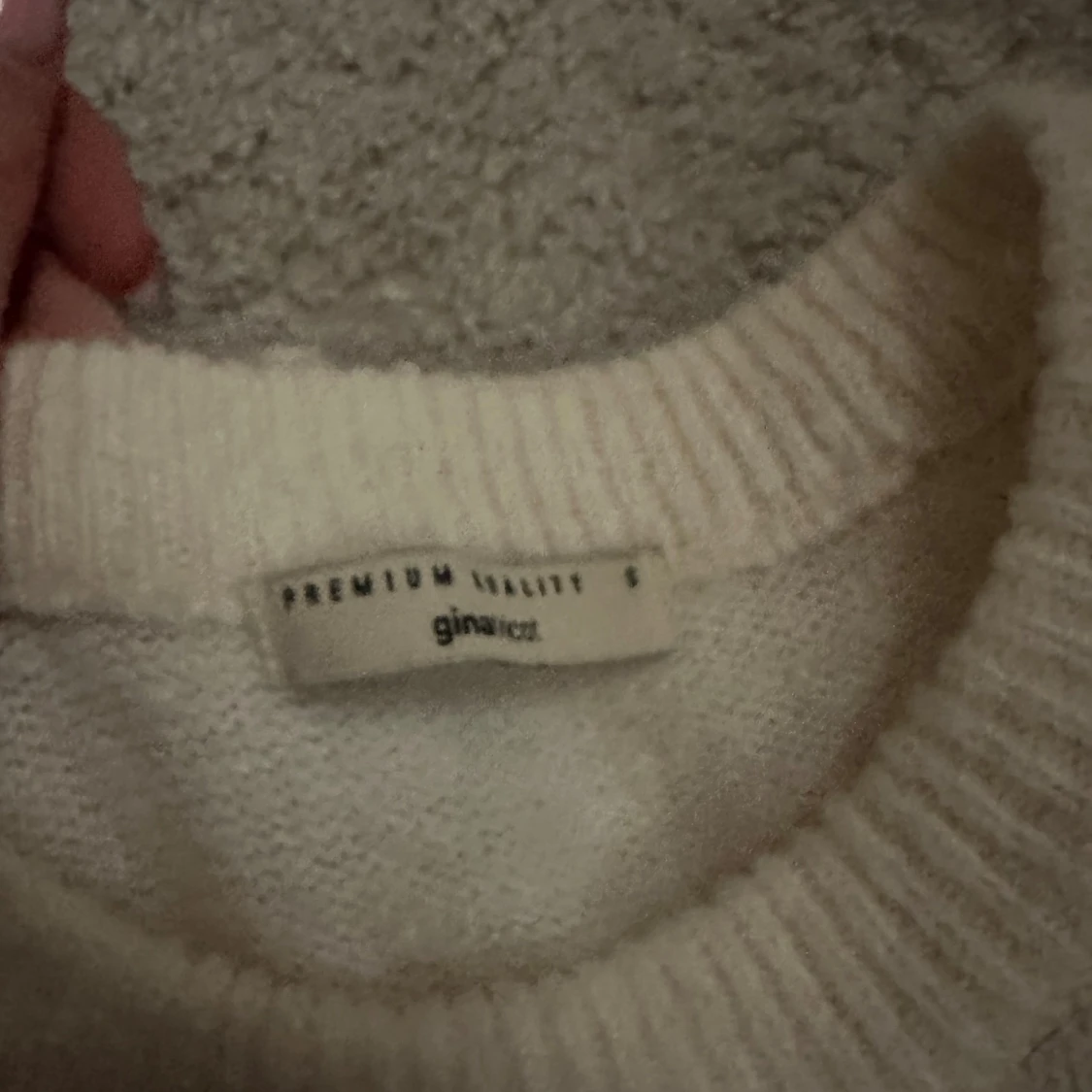 Vit stickad tröja från Gina Tricot - 1