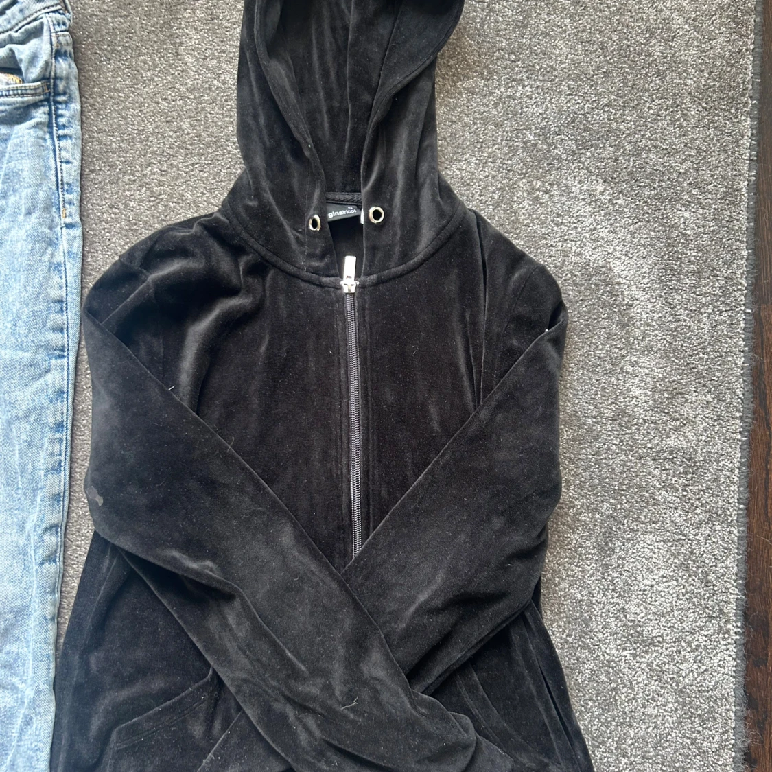 Olika kläder från H&M för bra pris OBS dm för info - 3