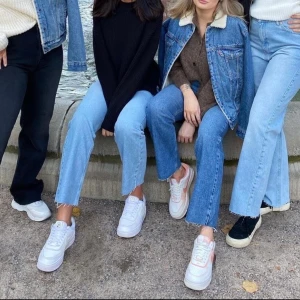 NA-KD jeans - Jenas från NA-KD jag aldrig använt, som helt nya. Storlek 38 men passar mig som är 36 ✨✨