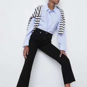 Zara byxor - Svarta kick flare                                                                         Ny pris 259