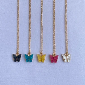 Fjärils halsband🦋🥰 - Intresserad ~~ kom privat❤️