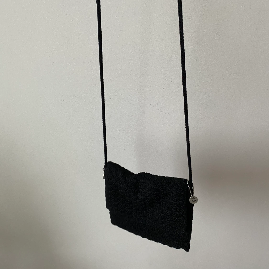 Svart crochet crossbody väska - 90