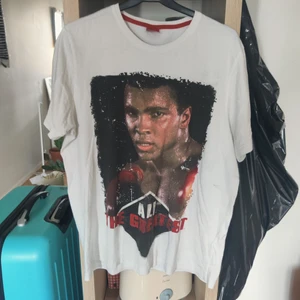 Muhammed Ali vintage tisha  - Såg att den såldes från grailed för runt 1000 kr så tänkte 600 kr 