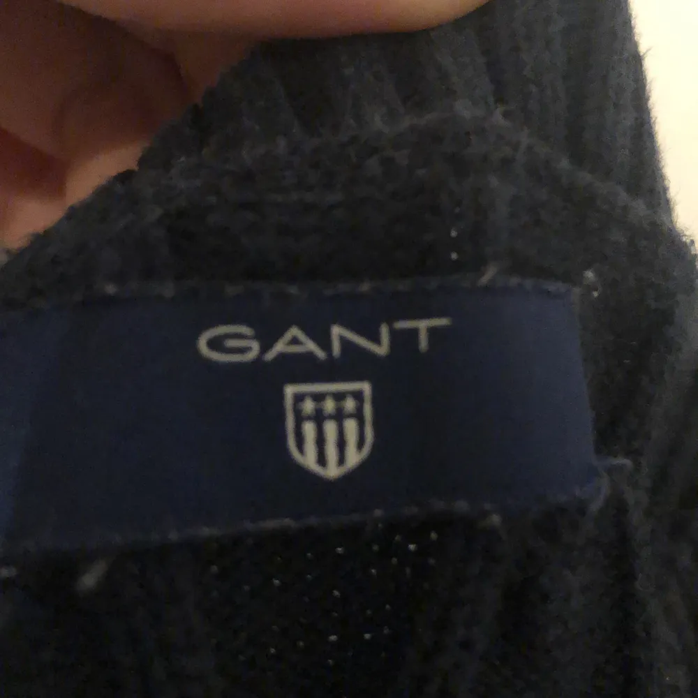 Gant tröja, storlek 170, köpt hos gant för 1299kr, använd få tall gånger. Pris 250. Tröjor & Koftor.