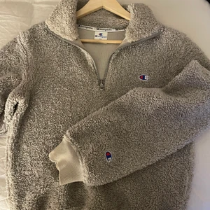 Champion Fleece  - Jättefin fleecetröja från champion. Väldigt lite använd