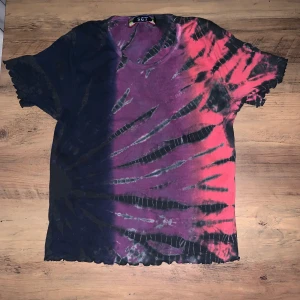 Tie dye  - Unik vintage t-shirt i tie dye.