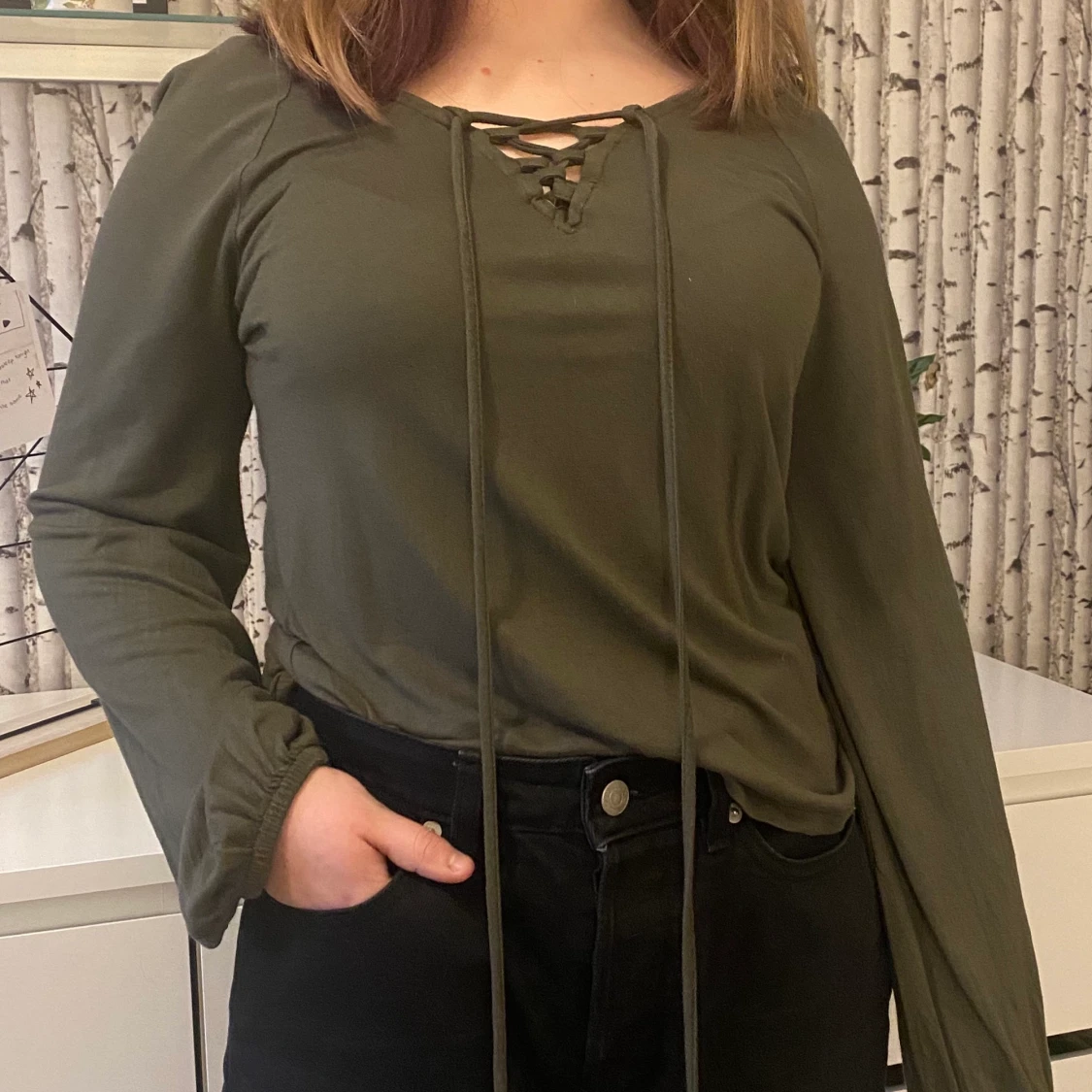 Grön tröja med knytning strl S