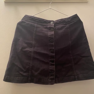 Jätte fin kjol  - Skriv priv för info?❤️använt fåtal gånger märks inte.