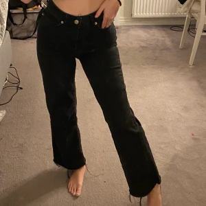 Vida petite Jeans  - De är från lager157  ❤️ jag är 155 cm och sitter perfekt på mig! 👀