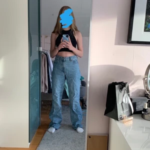 Blå Zara jeans  - Inköpt för 400 kr, kontakta vid intresse🖤