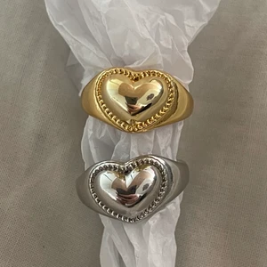 Ringar - Hjärtringar som är justerbara, har flera 70 kr styck! <33