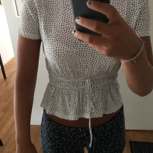 Blus Zara - Fin tröja från zara aldrig använd. Storlek S.