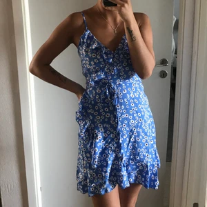 Klänning - Helt ny sommarklänning från Shein. Råkade beställa 2 st. 