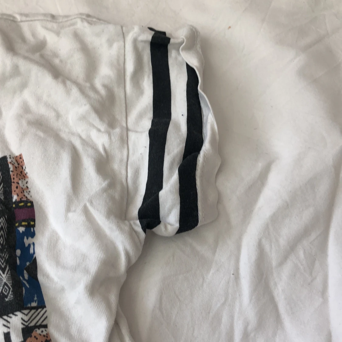 Fin tröja med tryck  - 91