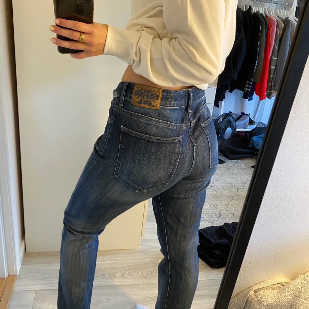 Fina jeans från Crocker i modellen 328 straight. Jag är 1,65 cm lång🌙😇. Jeans & Byxor.