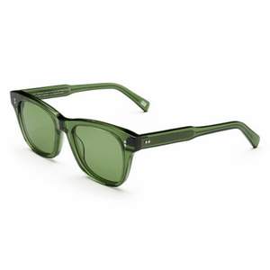 Säljer dessa jättefina solglasögon från CHIMI då dem tyvär inte kommit till använding. Modellen 007 Kiwi Clear. Köpta för ca 1000kr och de är helt i nyskick. Fodralet och putsduken ingår också🙌🙌 Skriv privat vid intresse 💕