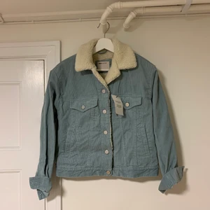 Corduroy jacka ASOS strl. S - Helt oanvänd med tag kvar. 