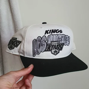 Los Angeles Kings keps  - Cool keps i bra kvalité. Köpt secondhand💕