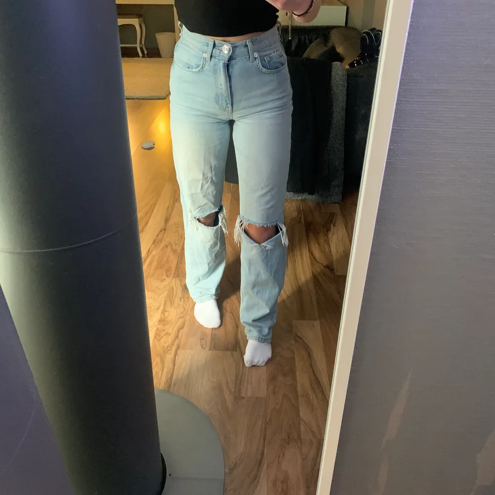 Populära jeans från Gina. Säljer pga de är försmå för mig.   Bra skick!. Jeans & Byxor.