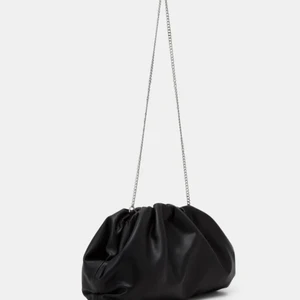 Steve Madden väska bjessica - Fin och oanvänd Steve madden väska, säljs pågrund av att jag inte får användning av den🥰