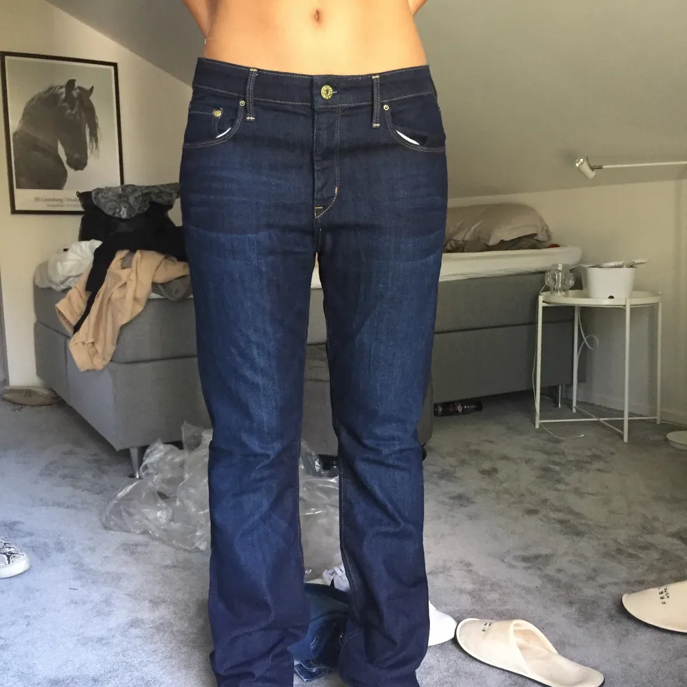 Super fina jeans i hållbart material. Weist 32 och längd 32. Jeans & Byxor.