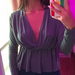 Mintgrön elegant tröja - Passar S-L pga stretchig material! Använt en gång 