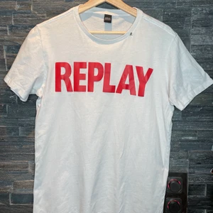 Replay t-shirt  - Replay tröja i storlek M 